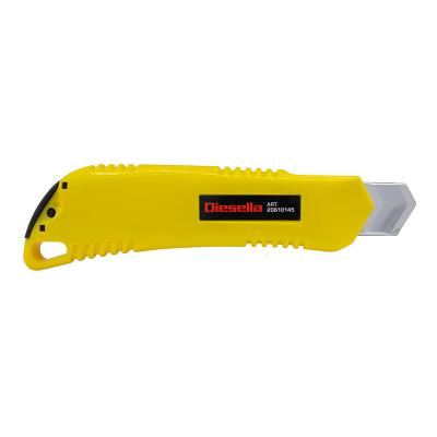 Kniv med 18 mm knivblad, skruelås og magasin med 2 ekstra knivblade